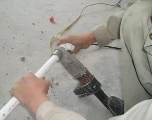 阿鲁科尔漏水维修电话